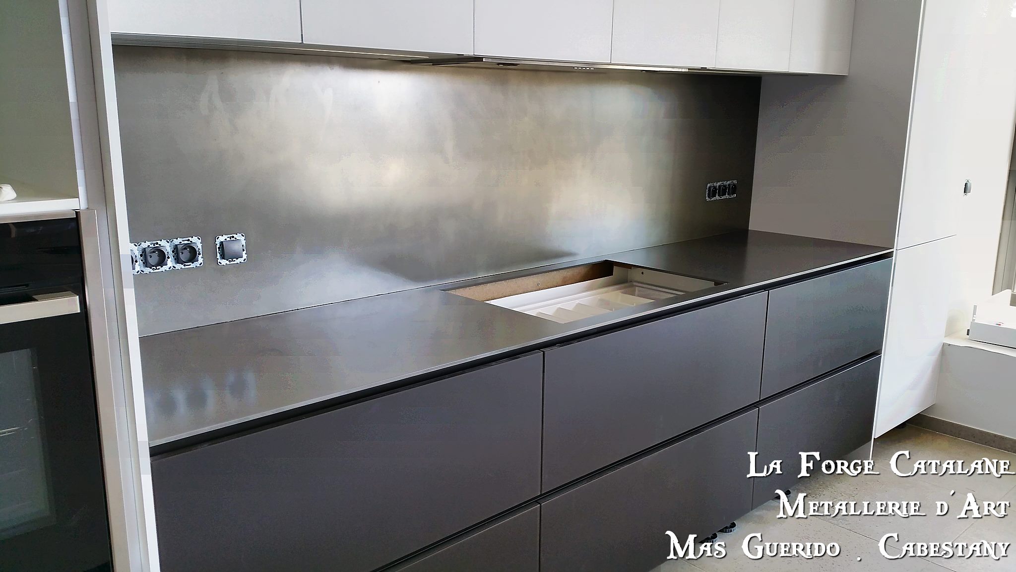 Plan de travail cuisine decoupe laser fer Forge Catalane Cabestany (2).jpg